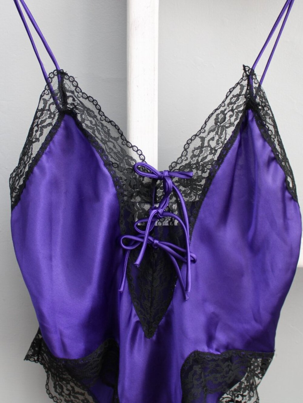 Featherbed VTG 90s Purple Satin Front Tie Black Lace Bodysuit Lingerie sz Large - Picture 3 of 5